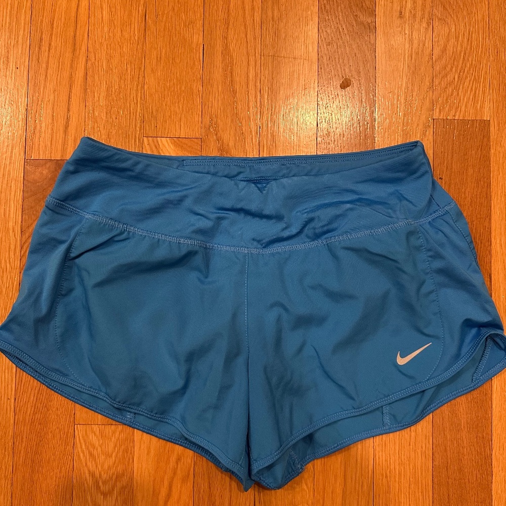 Women’s Nike shorts size small